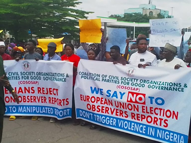 JUST IN: pro-Tinubu protesters storm EU&nbsp;Secretariat