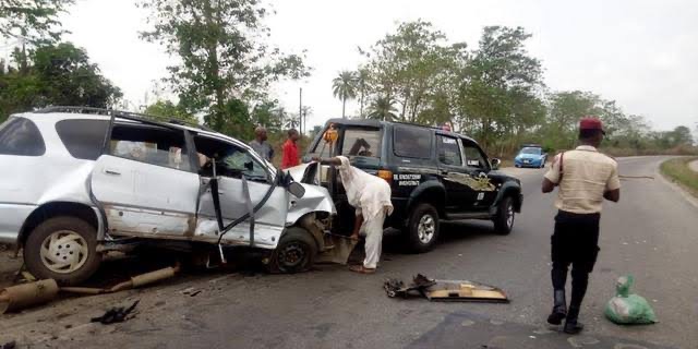 BREAKING: 5 killed, 12 Injured In Lagos-Ibadan Expressway&nbsp;Accident