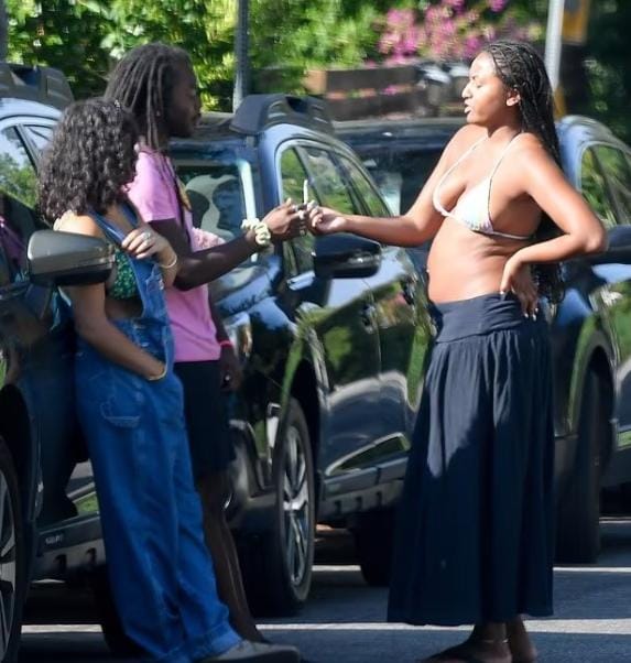PHOTOS: Barack Obama’s Daughter Sasha Spotted Smoking With&nbsp;Friend