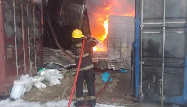 BREAKING: Fire Guts Many Fuel Tankers, Vehicles In&nbsp;Lagos
