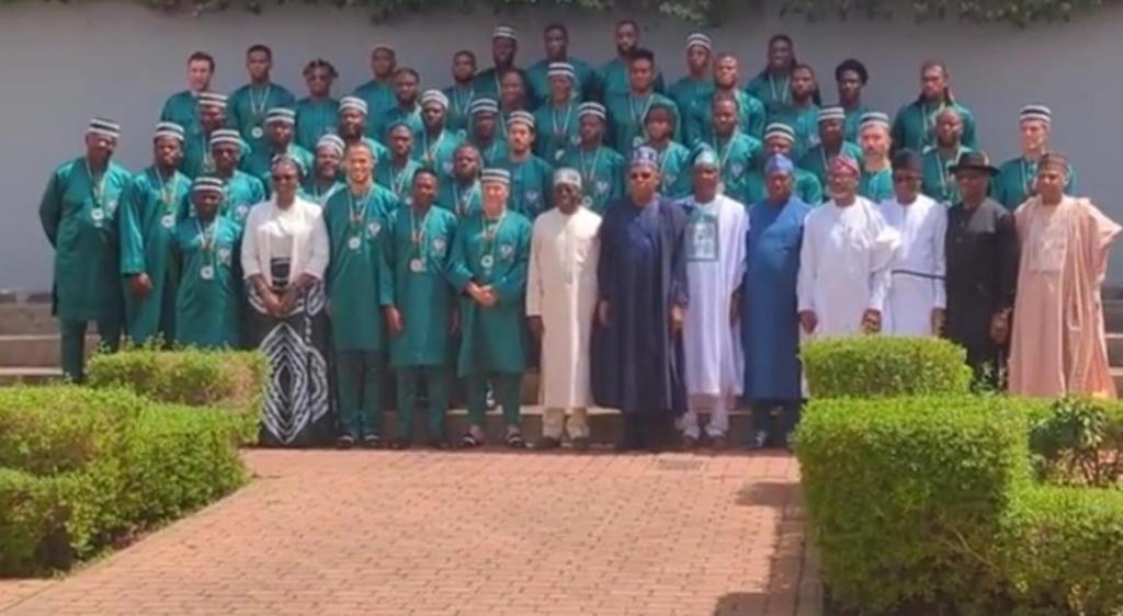 Tinubu Host Super Eagles, gifts them plots of land in&nbsp;FCT