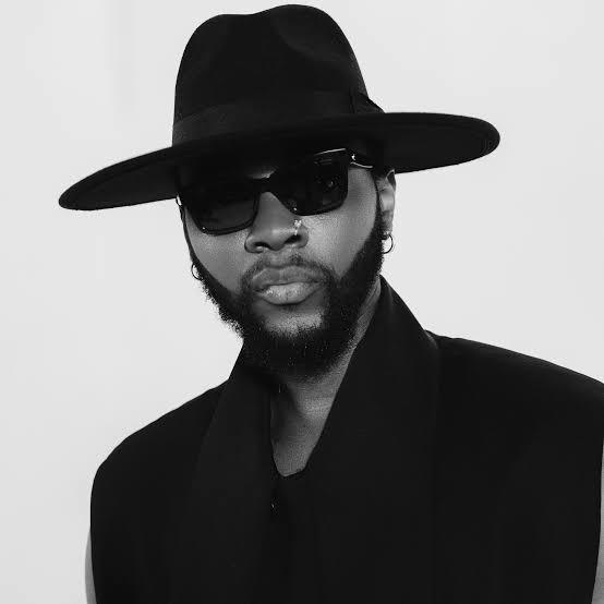 PHOTO : See KizzDaniel replies to lady who asked him to leave his wife for&nbsp;her