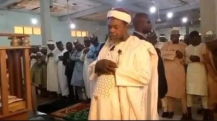 (PHOTOS) Sokoto Imam Leads Eid Prayers Despite No Moon At&nbsp;Sight