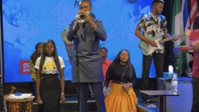 Woman Prays Against Husband’s Side Chick During Hallelujah&nbsp;Challenge