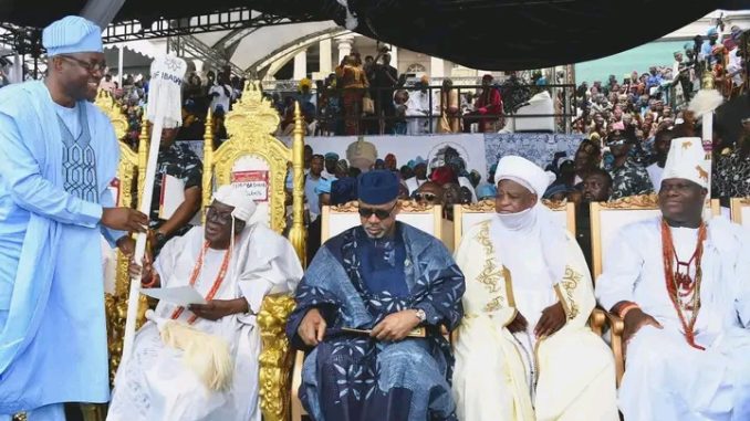 Makinde Presents Staff Of Office To&nbsp;Olubadan