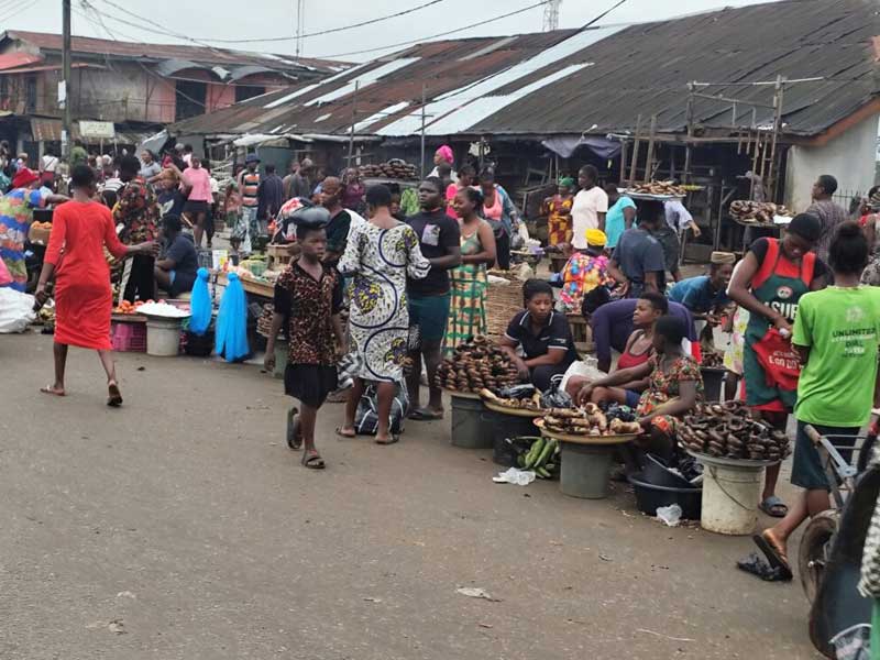 Edo Decides: Traders in Early Morning Transactions at New Benin&nbsp;Market