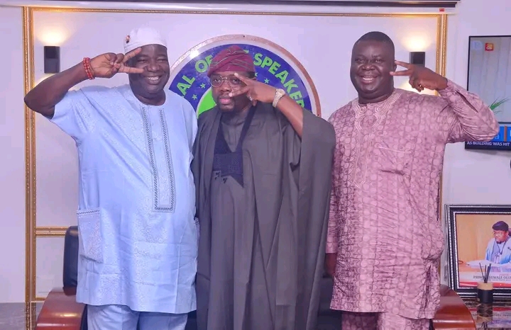 Osun NURTW Chief Dumps APC, Joins PDP with Thousands of&nbsp;Supporters