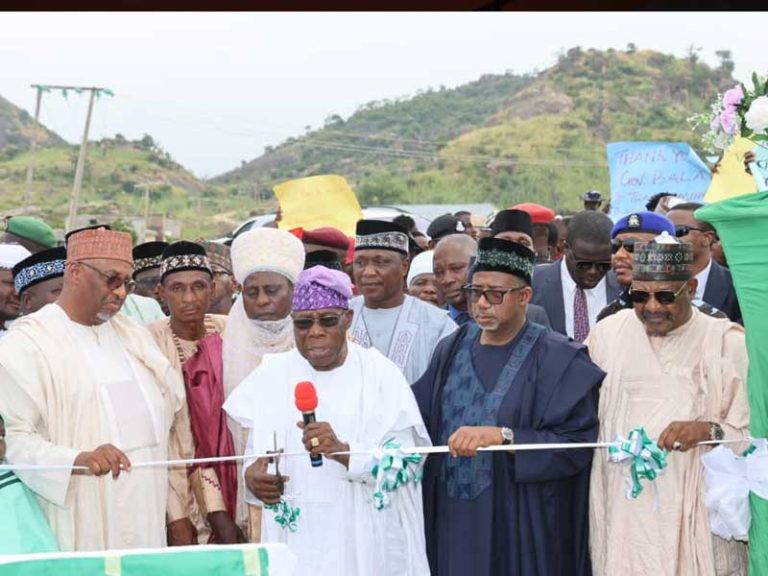 Obasanjo Inaugurates Three Roads in Bauchi, Urges more Support for&nbsp;Gov