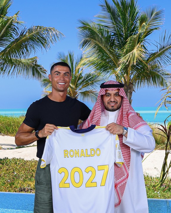 Cristiano Ronaldo Renews His Contract With Al&nbsp;Nassr